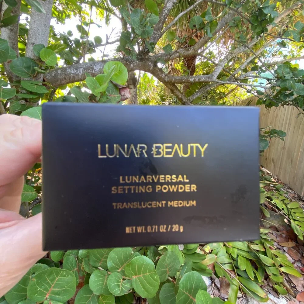 LUNAR BEAUTY Lunarversal Setting Powder Translucent Medium New in Box .71 oz